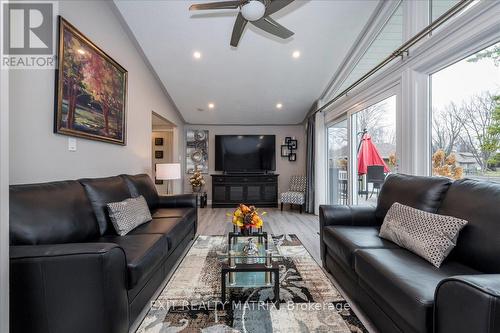 17 Turtle Path, Ramara (Brechin), ON - Indoor Photo Showing Living Room