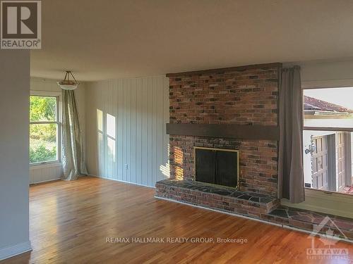 420 Billings Avenue, Ottawa, ON - Indoor Photo Showing Living Room With Fireplace