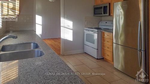 420 Billings Avenue, Ottawa, ON - Indoor Photo Showing Kitchen With Double Sink