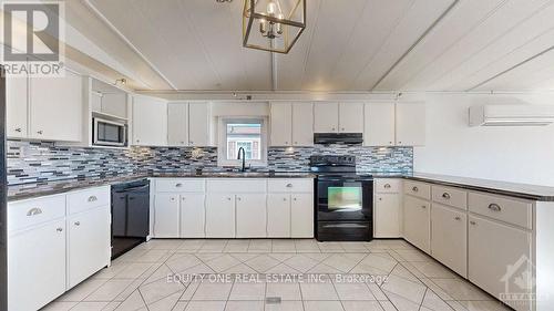 6705 Chris Tierney, Ottawa, ON - Indoor Photo Showing Kitchen With Upgraded Kitchen