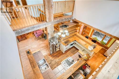 2253 South Lavant Road, Lanark Highlands, ON - Indoor Photo Showing Other Room