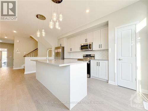 503 Convenire Row, Ottawa, ON - Indoor Photo Showing Kitchen With Upgraded Kitchen