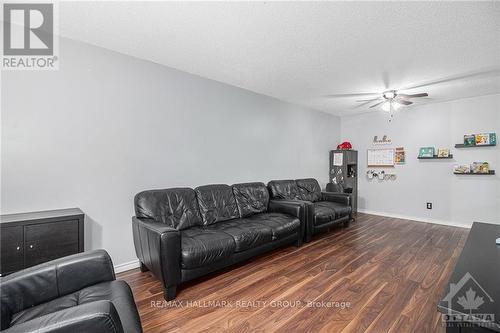 1434 Caravel Crescent, Ottawa, ON - Indoor Photo Showing Living Room