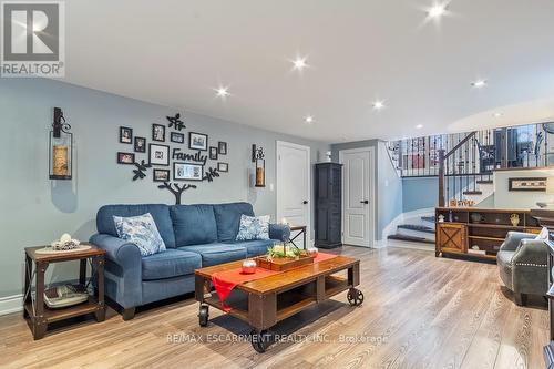 24 Willis Drive, Brampton, ON - Indoor Photo Showing Living Room