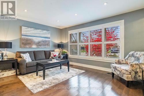 24 Willis Drive, Brampton, ON - Indoor Photo Showing Living Room