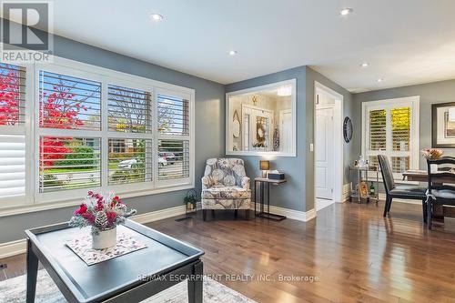 24 Willis Drive, Brampton, ON - Indoor Photo Showing Living Room