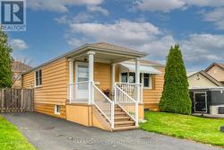 14 WALTER AVENUE S  Hamilton, ON L8H 1A5