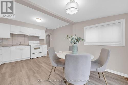 14 Walter Avenue S, Hamilton, ON - Indoor Photo Showing Dining Room