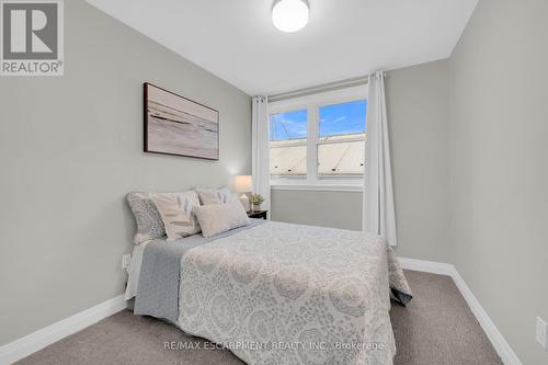 14 Walter Avenue S, Hamilton, ON - Indoor Photo Showing Bedroom