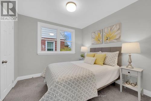 14 Walter Avenue S, Hamilton, ON - Indoor Photo Showing Bedroom