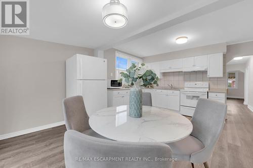 14 Walter Avenue S, Hamilton, ON - Indoor Photo Showing Dining Room