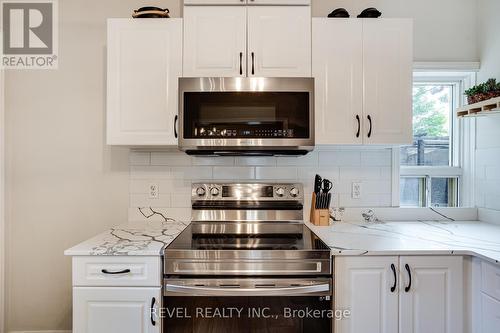 44 Steven Street, Hamilton, ON - Indoor Photo Showing Kitchen