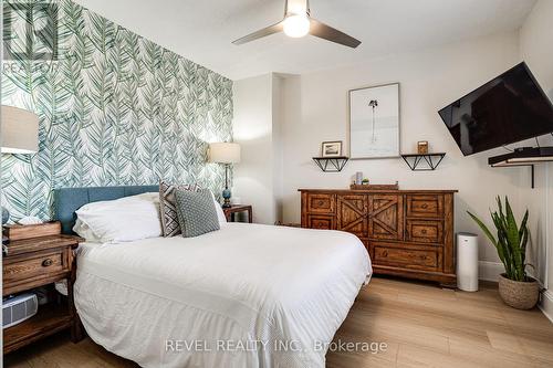 44 Steven Street, Hamilton, ON - Indoor Photo Showing Bedroom