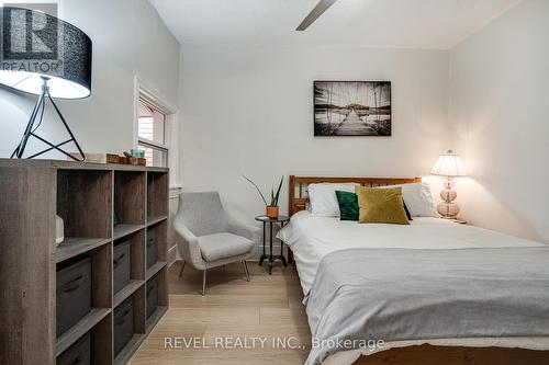 44 Steven Street, Hamilton, ON - Indoor Photo Showing Bedroom