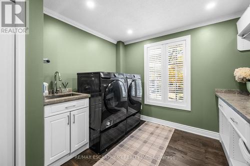 185 Central Drive, Hamilton, ON - Indoor Photo Showing Laundry Room