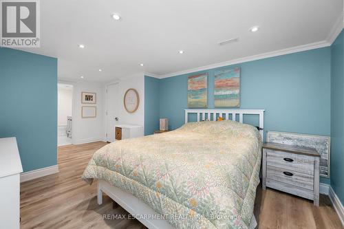 185 Central Drive, Hamilton, ON - Indoor Photo Showing Bedroom