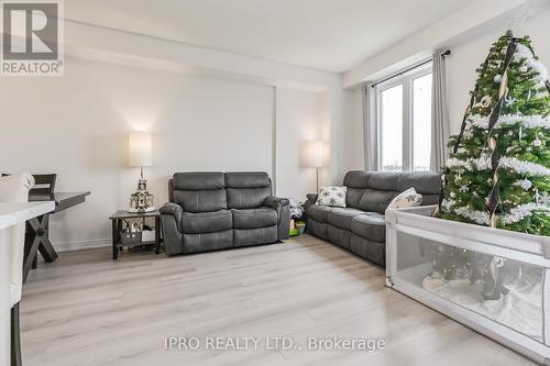 70 Edminston Drive, Centre Wellington, ON - Indoor Photo Showing Living Room