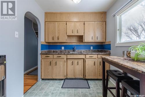 1147 4Th Avenue Ne, Moose Jaw, SK - Indoor Photo Showing Kitchen