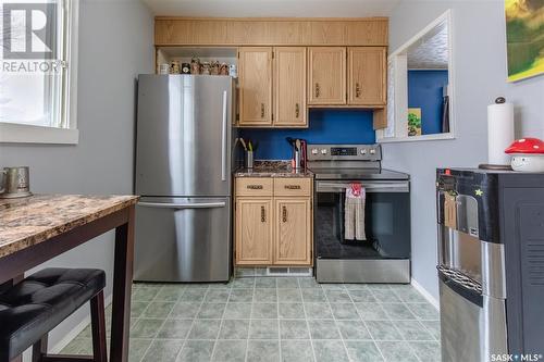 1147 4Th Avenue Ne, Moose Jaw, SK - Indoor Photo Showing Kitchen