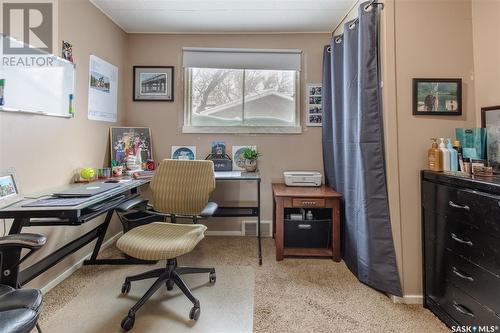 1147 4Th Avenue Ne, Moose Jaw, SK - Indoor Photo Showing Office