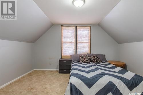 1147 4Th Avenue Ne, Moose Jaw, SK - Indoor Photo Showing Bedroom