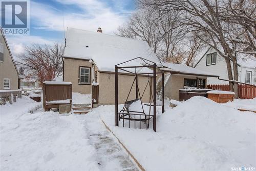 1147 4Th Avenue Ne, Moose Jaw, SK - Outdoor