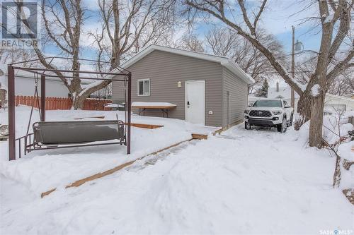 1147 4Th Avenue Ne, Moose Jaw, SK - Outdoor