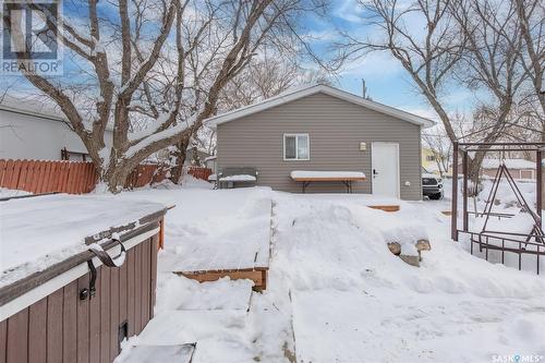 1147 4Th Avenue Ne, Moose Jaw, SK - Outdoor