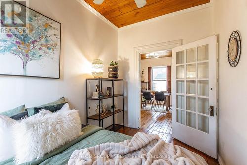 28 Napier Street, London, ON - Indoor Photo Showing Bedroom