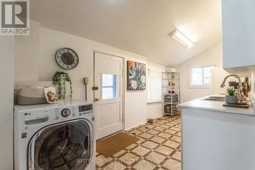 28 Napier Street, London, ON - Indoor Photo Showing Laundry Room