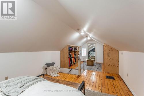 28 Napier Street, London, ON - Indoor Photo Showing Bedroom