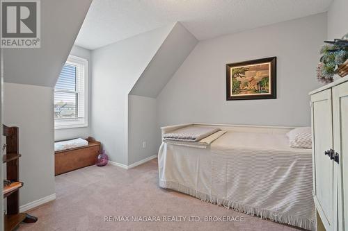 7447 Monastery Drive, Niagara Falls (208 - Mt. Carmel), ON - Indoor Photo Showing Bedroom