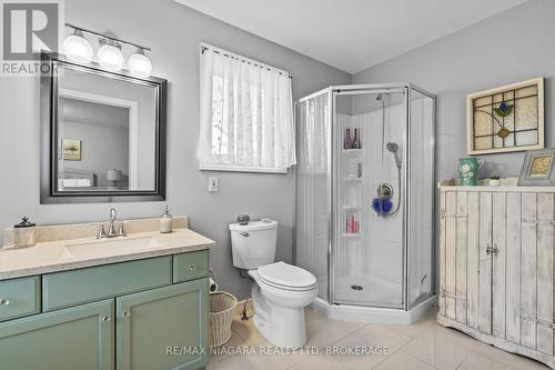 7447 Monastery Drive, Niagara Falls (208 - Mt. Carmel), ON - Indoor Photo Showing Bathroom