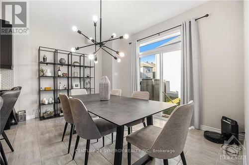 217 Cranesbill Road, Ottawa, ON - Indoor Photo Showing Dining Room