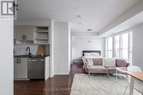 1503 - 96 Saint Patrick Street, Toronto, ON - Indoor Photo Showing Living Room