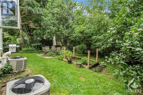 2 - 198 Woodroffe Avenue, Ottawa, ON - Outdoor