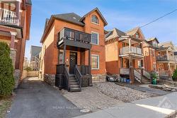 128 FLORA STREET  Ottawa, ON K1R 5R5