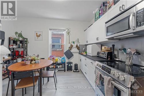 128 Flora Street, Ottawa, ON - Indoor Photo Showing Kitchen