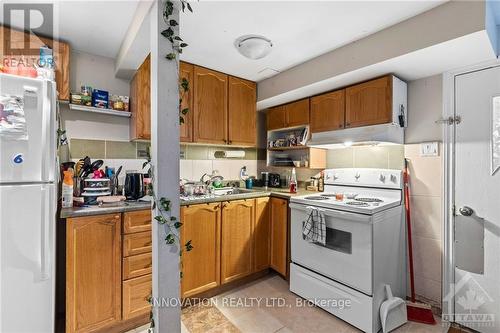 2418 Carlsen Avenue, Ottawa, ON - Indoor Photo Showing Kitchen