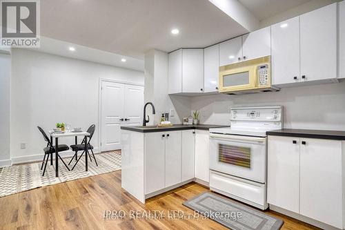 Bsmt - 604 Woodmount Crescent, Oshawa, ON - Indoor Photo Showing Kitchen