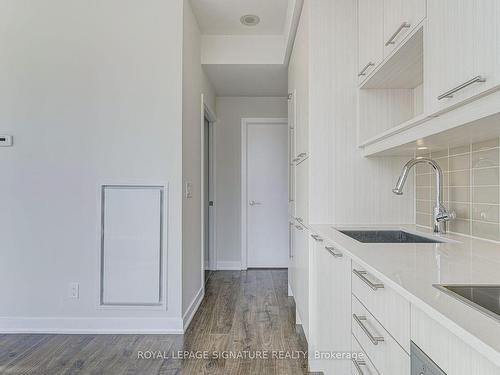 2007-199 Richmond St W, Toronto, ON - Indoor Photo Showing Kitchen