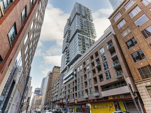 2007-199 Richmond St W, Toronto, ON - Outdoor With Facade