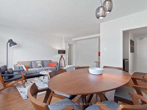 1104-581 Avenue Rd, Toronto, ON - Indoor Photo Showing Dining Room