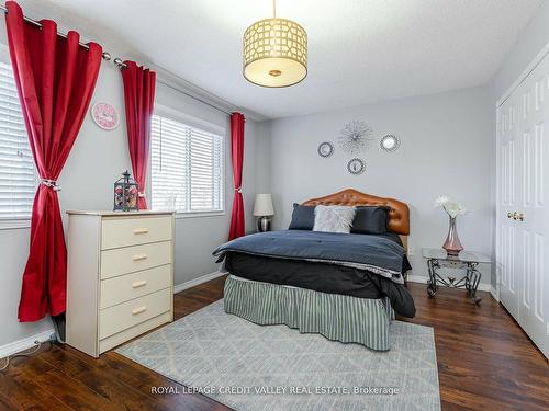 103 Vivians Cres, Brampton, ON - Indoor Photo Showing Bedroom