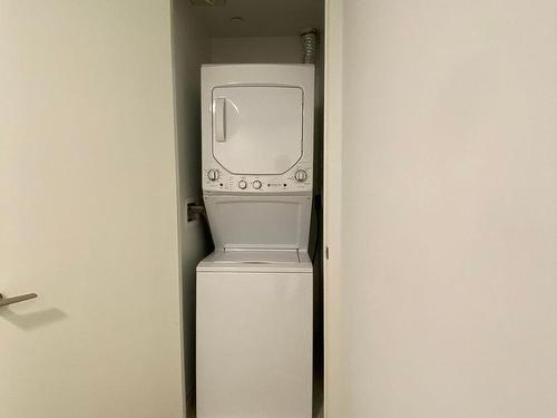 525-86 Dundas St E, Mississauga, ON - Indoor Photo Showing Laundry Room