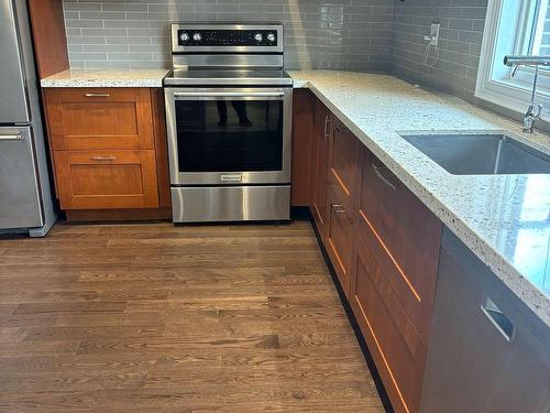 15 Manorhampton Dr, Toronto, ON - Indoor Photo Showing Kitchen With Stainless Steel Kitchen