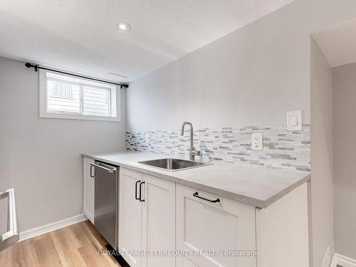 739 Upper Gage Ave, Hamilton, ON - Indoor Photo Showing Kitchen