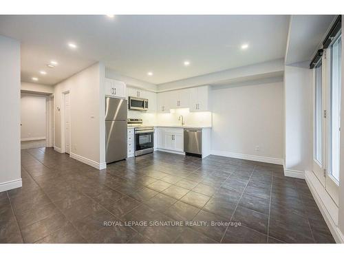 2B-38 Howe Dr, Kitchener, ON - Indoor Photo Showing Kitchen