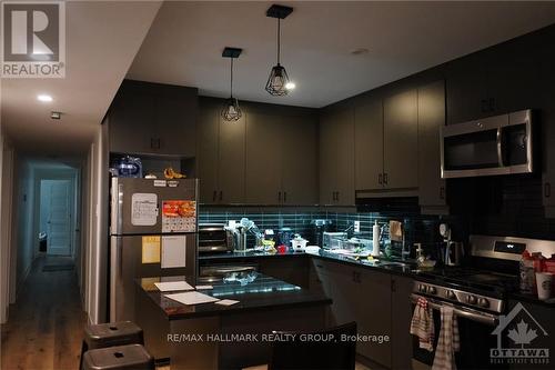 70 Russell Avenue, Ottawa, ON - Indoor Photo Showing Kitchen