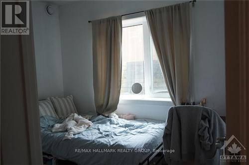 70 Russell Avenue, Ottawa, ON - Indoor Photo Showing Bedroom